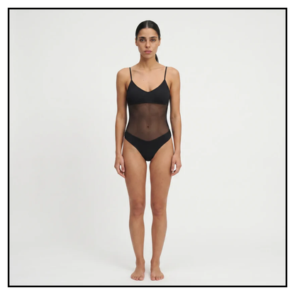 TWO TANNED ONEPIECE – Durchbräunend