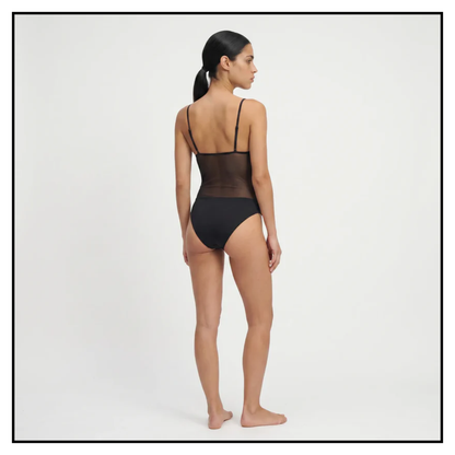 TWO TANNED ONEPIECE – Durchbräunend